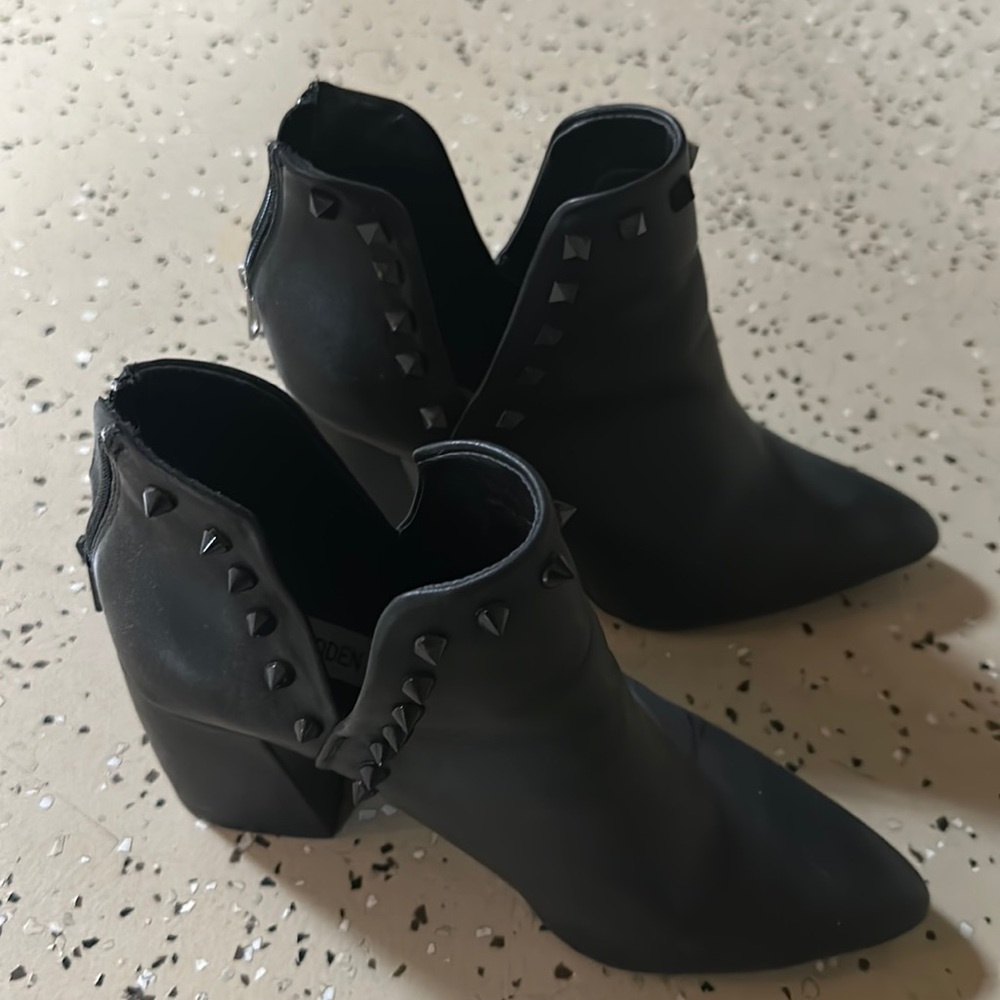 STEVE MADDEN BOOT HEELS SIZE 9